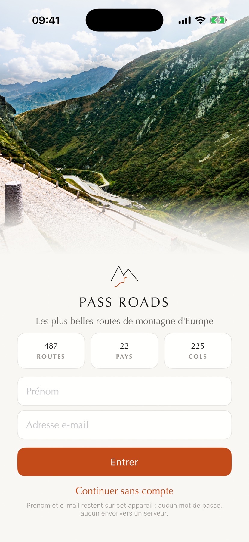 Écran d'accueil de PASS ROADS, avec la route pavée de la Tremola au col du Gothard